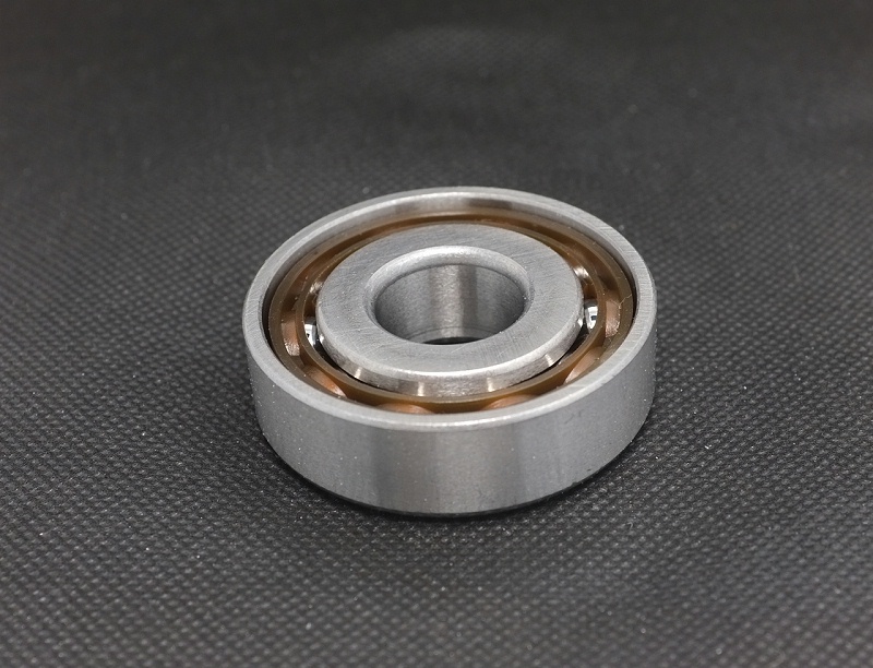 What lubricating oil should be used for motor bearings? Precautions for bearing lubrication and maintenance.